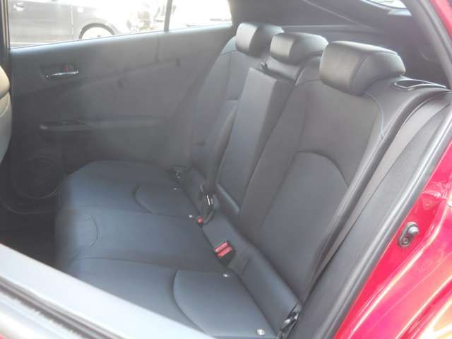Toyota PRIUS 2017-02 3747-12
