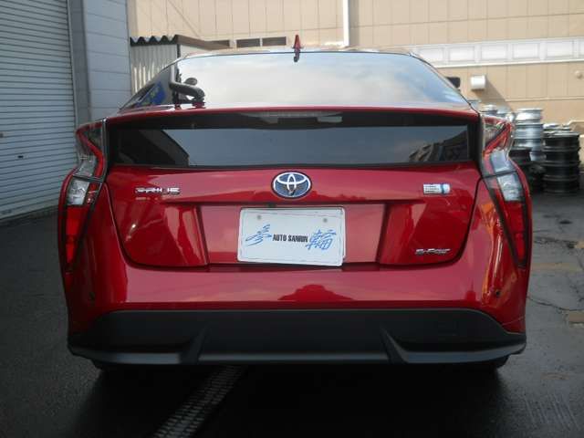 Toyota PRIUS 2017-02 3747-5