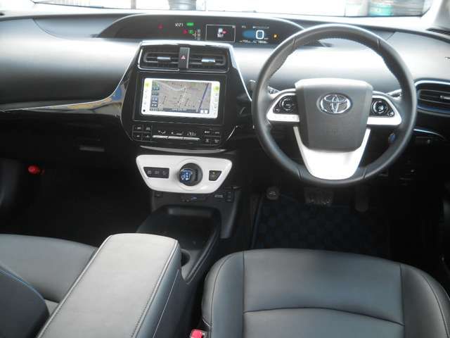 Toyota PRIUS 2017-02 3747-8