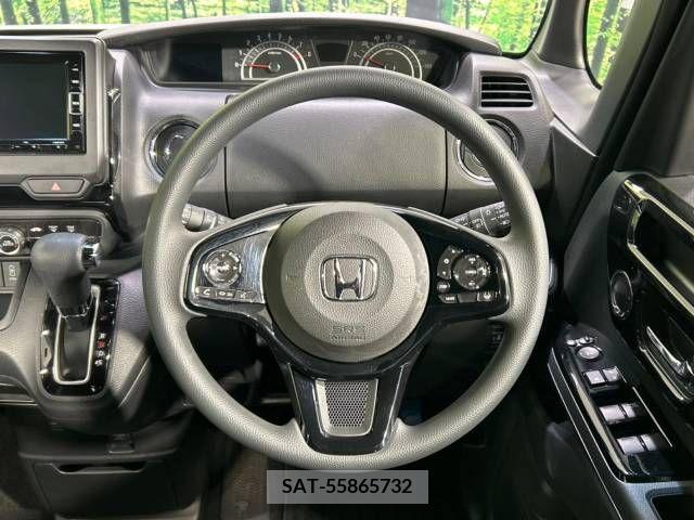 Honda N BOX CUSTOM 2021-11 211608-11