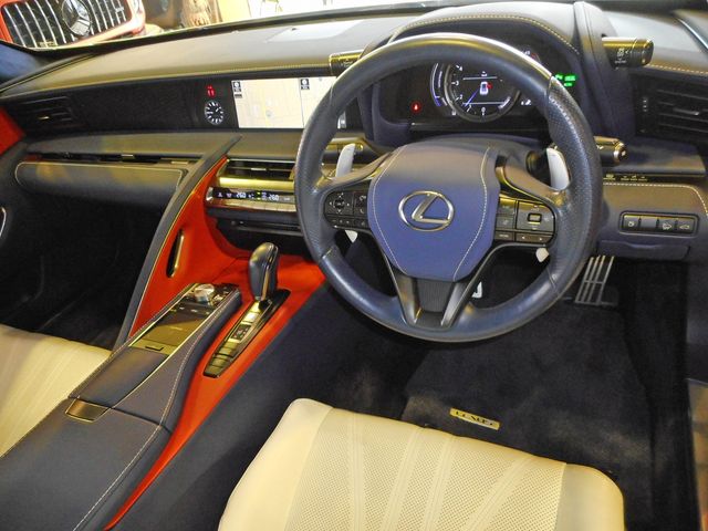 Lexus LC 2018-02 189911-1