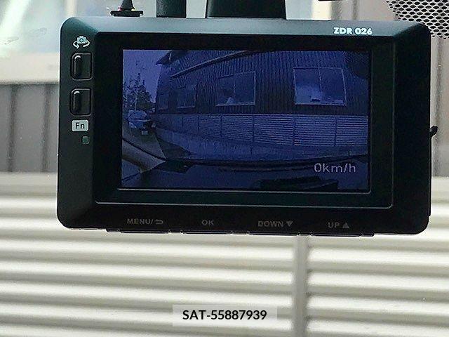 Lexus HS 2011-11 387627-15