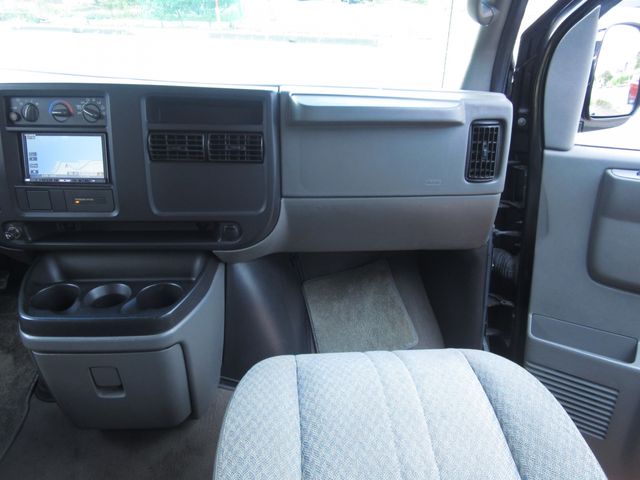 Chevrolet EXPRESS 2010-06 16722-16