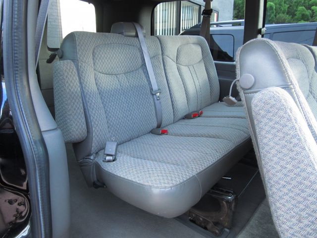 Chevrolet EXPRESS 2010-06 16722-13