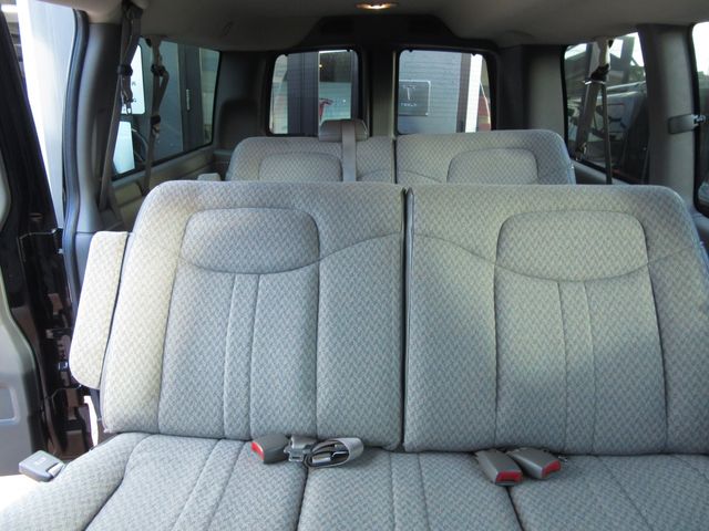 Chevrolet EXPRESS 2010-06 16722-17