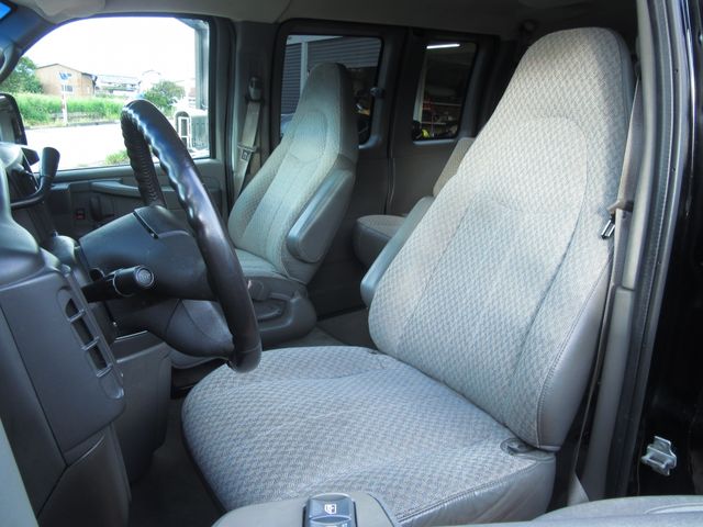 Chevrolet EXPRESS 2010-06 16722-8