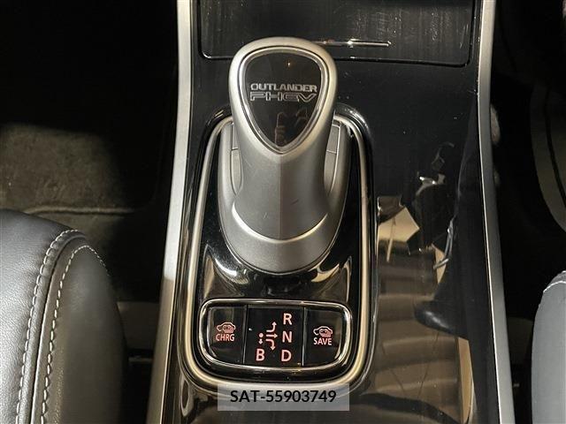 Mitsubishi OUTLANDER PHEV 2018-02 303561-11