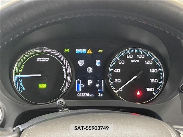 Mitsubishi OUTLANDER PHEV 2018-02 303561-9