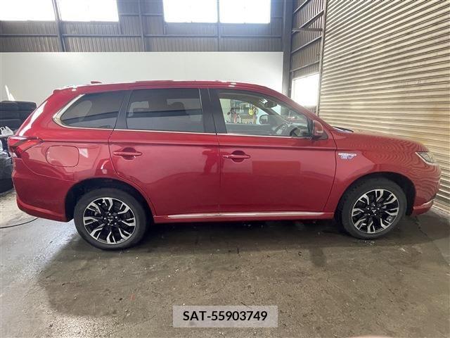 Mitsubishi OUTLANDER PHEV 2018-02 303561-3