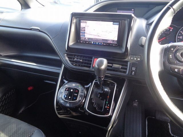 Toyota VOXY 2020-11 17163-13