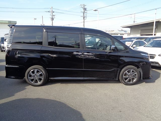 Toyota VOXY 2020-11 17163-27