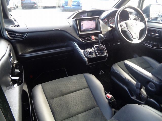 Toyota VOXY 2020-11 17163-10
