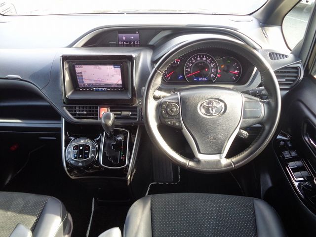 Toyota VOXY 2020-11 17163-1