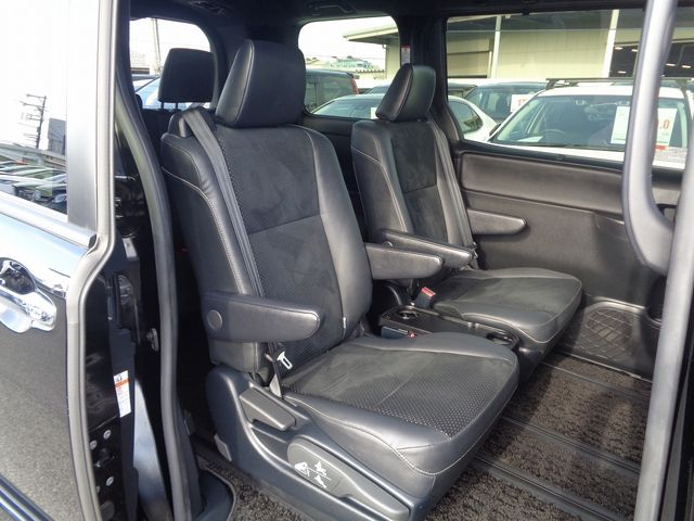 Toyota VOXY 2020-11 17163-5