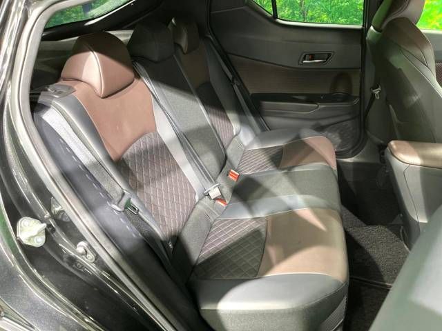 Toyota C-HR 2018-08 19542-9