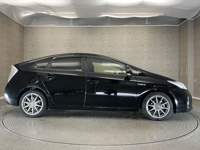 Toyota PRIUS 2012-08 10743-13