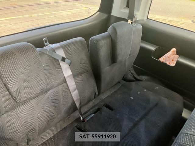 Honda e 2010-04 394334-13