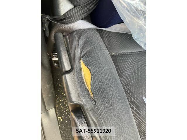 Honda e 2010-04 394334-25