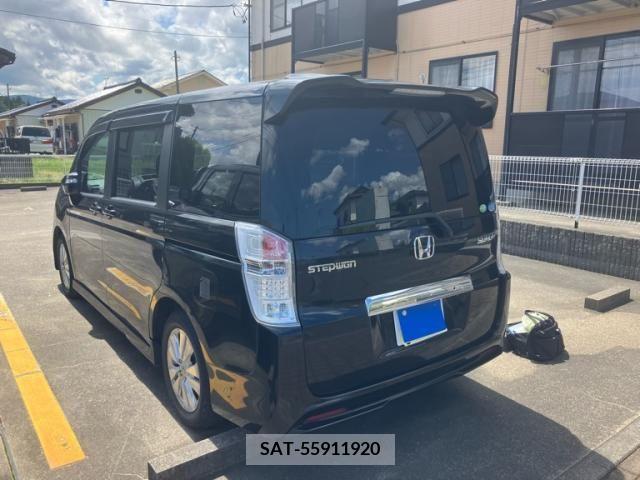 Honda e 2010-04 394334-3