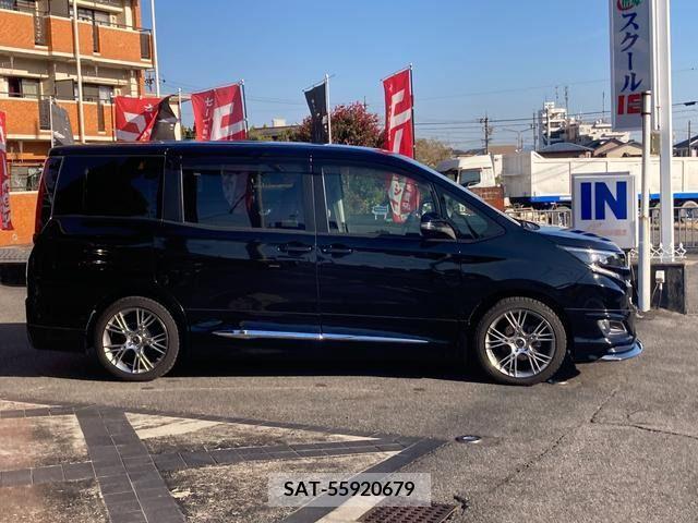 Toyota NOAH 2014-05 206470-3