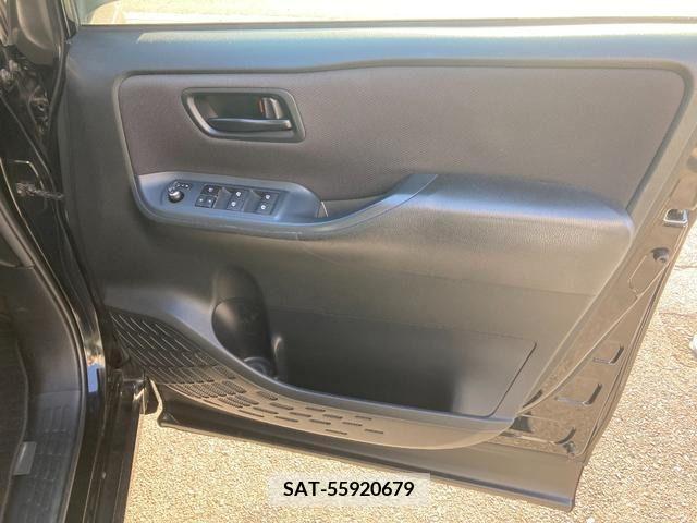 Toyota NOAH 2014-05 206470-8