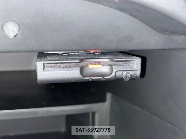 Nissan NOTE 2018-01 365404-5