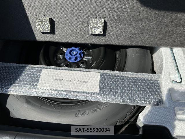 Toyota PRIUS 2023-07 281767-26
