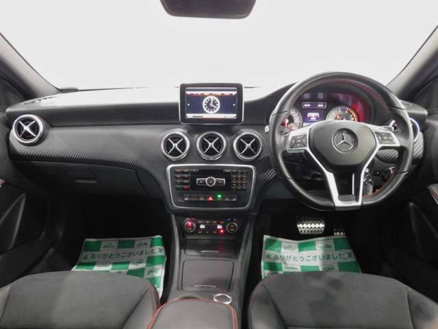 Mercedes Benz A-CLASS 2015-02 22352-3