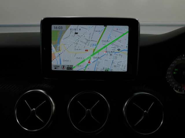 Mercedes Benz A-CLASS 2015-02 22352-7