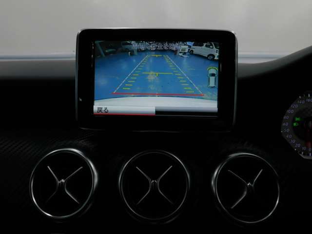 Mercedes Benz A-CLASS 2015-02 22352-6