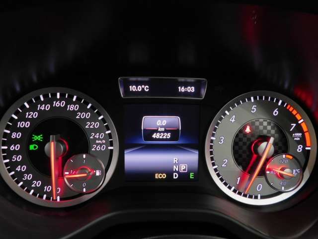 Mercedes Benz A-CLASS 2015-02 22352-14