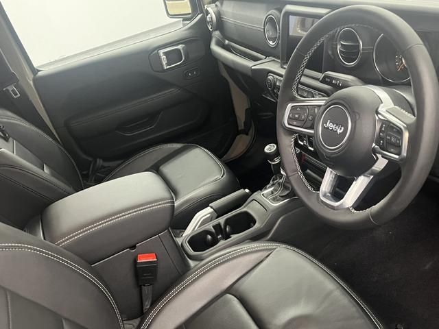 Jeep WRANGLER 2022-08 183029-1