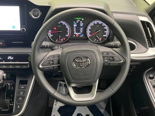 Toyota NOAH 2023-06 196321-7