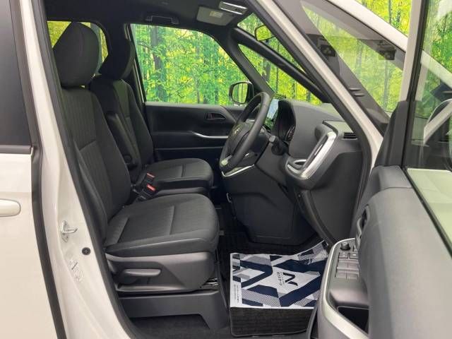 Toyota NOAH 2023-06 196321-8