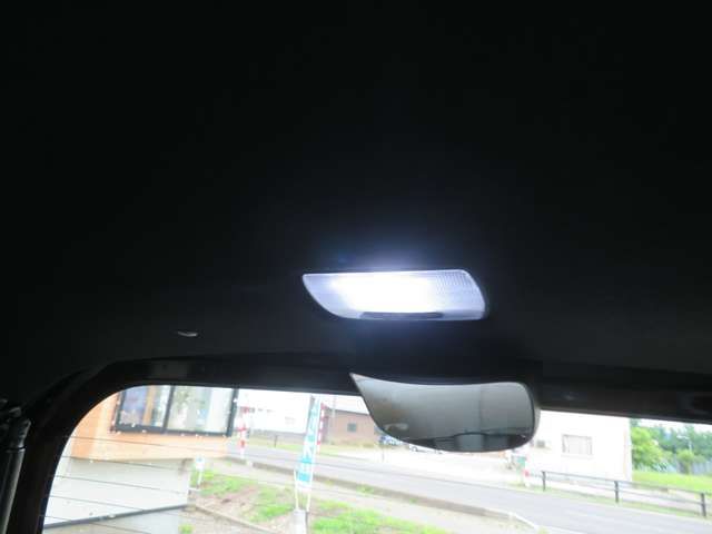 Honda N BOX CUSTOM 2023-10 191657-9