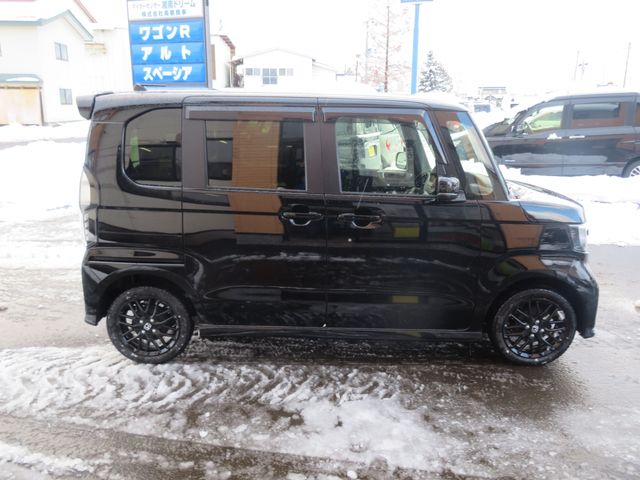 Honda N BOX CUSTOM 2023-10 191657-2