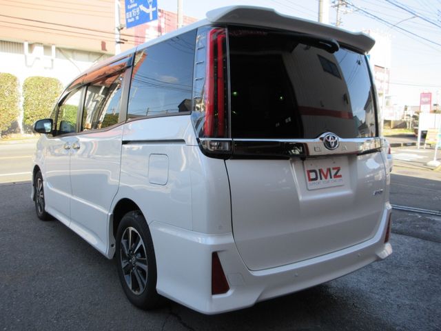 Toyota NOAH 2019-03 196620-4