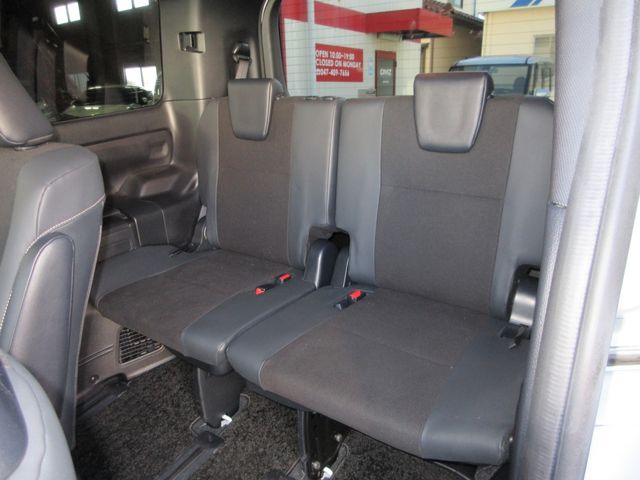Toyota NOAH 2019-03 196620-15