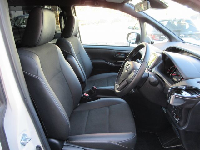 Toyota NOAH 2019-03 196620-10