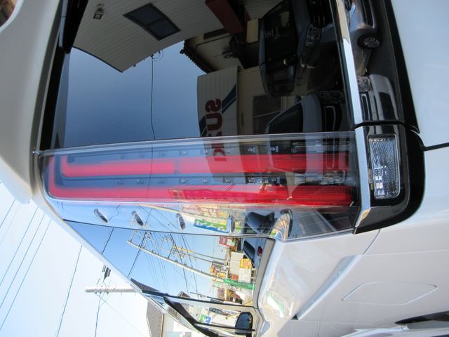 Toyota NOAH 2019-03 196620-21
