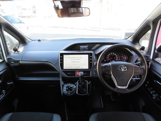 Toyota NOAH 2019-03 196620-18