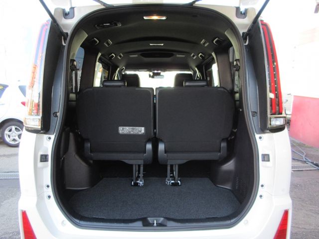 Toyota NOAH 2019-03 196620-16