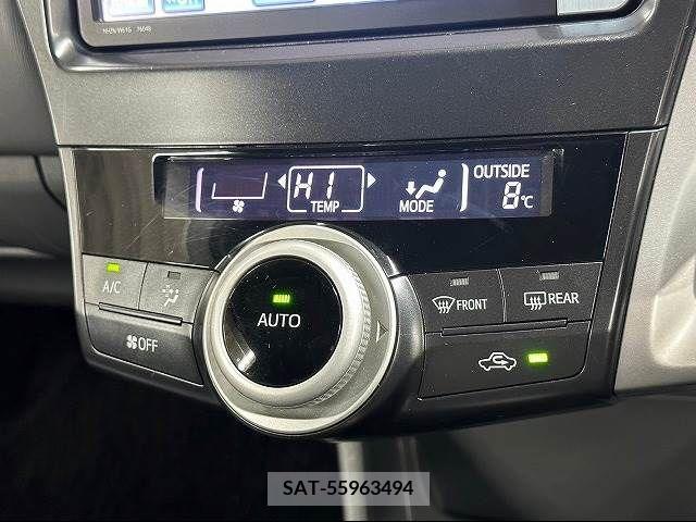 Toyota PRIUS ALPHA 2011-12 221442-11
