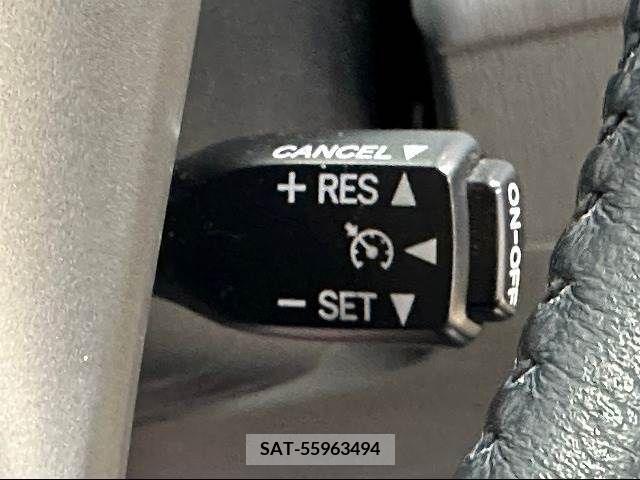 Toyota PRIUS ALPHA 2011-12 221442-4