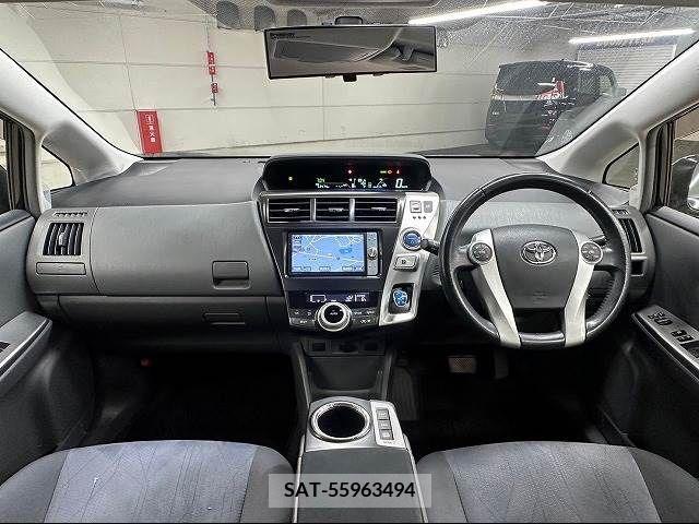 Toyota PRIUS ALPHA 2011-12 221442-1
