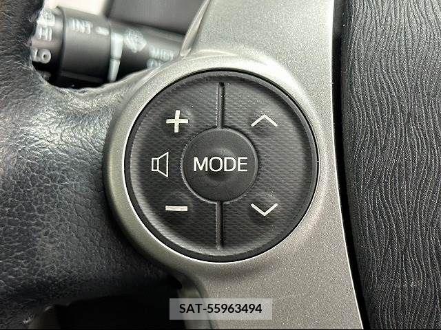 Toyota PRIUS ALPHA 2011-12 221442-15