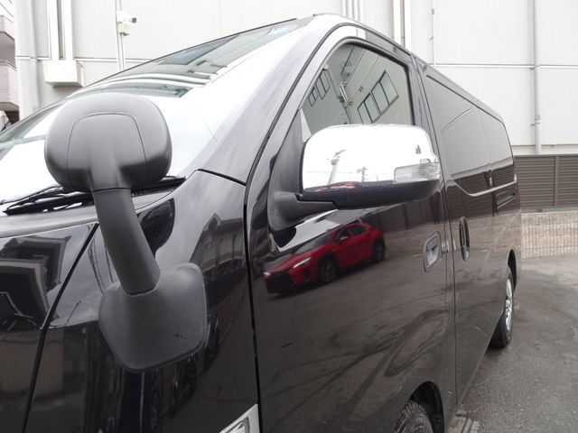 Nissan NV350 Caravan 2018-09 183121-14