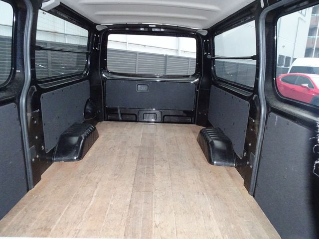 Nissan NV350 Caravan 2018-09 183121-20