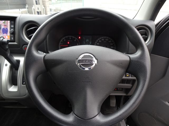 Nissan NV350 Caravan 2018-09 183121-15