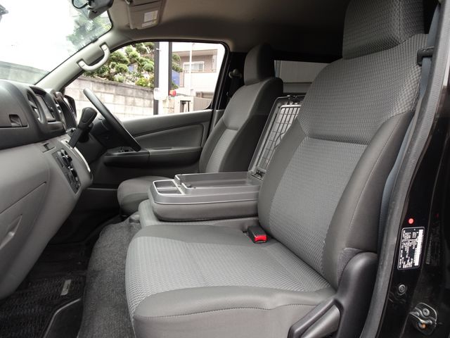 Nissan NV350 Caravan 2018-09 183121-19